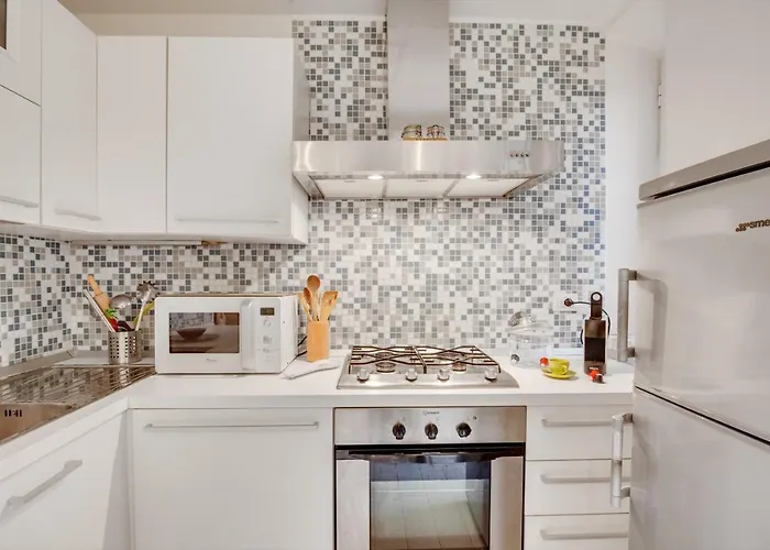 Guesthost - Coverciano Modern With Patio! Apartament *