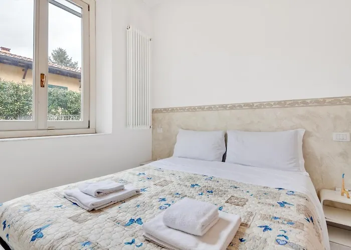 Guesthost - Coverciano Modern With Patio! Florencja
